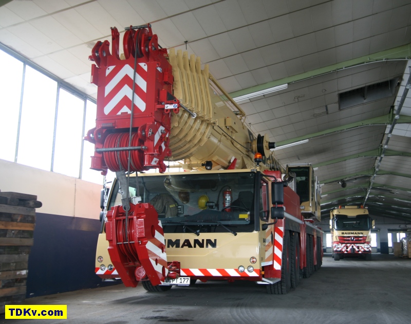 http://www.kranliste.dk/pics/Liebherr-LTM-1300-62-Baumann-2.jpg